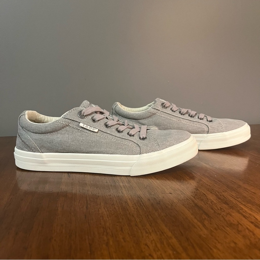 TAOS Women’s Gray Plim Soul Sneakers Lace Up Extra Padding Shoes Size 8